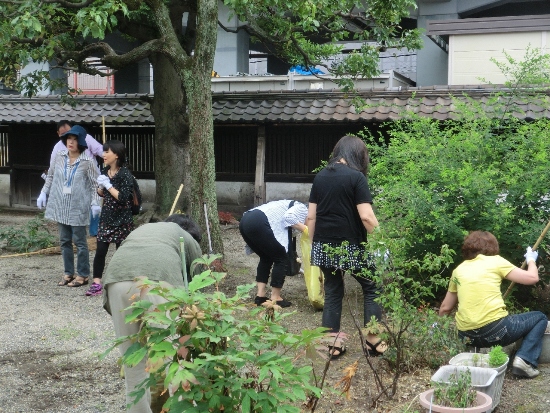 2304-12.6.24六孫王神社　多数の活動風景.jpg